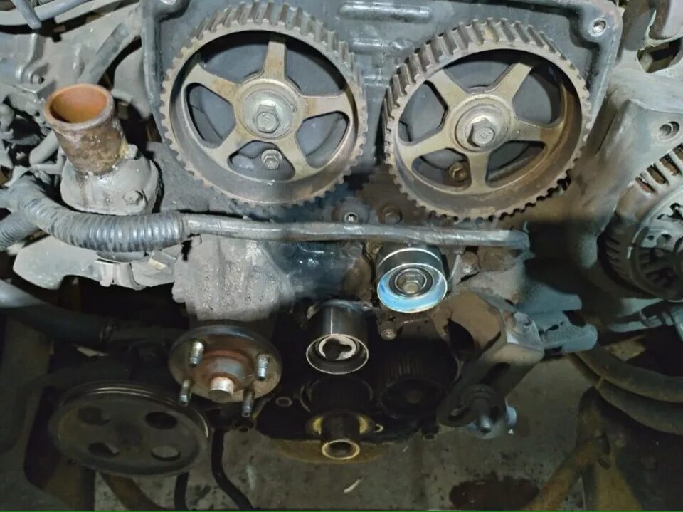 Задевает ремень грм за кожух гранта. Рено меган метки грм 16 клапанов. Авео т250 1. Датчик грм лада гранта. 4 16 клапанов.