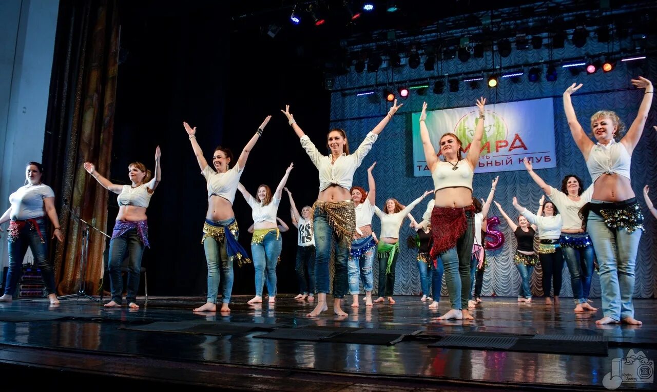 Турнир бальные танцы тула. Хрустальная туфелька великий новгород. Танцы нижний новгород. Студии танца «be flex» (руководитель елена козеня). Арлекино нижний новгород коллектив.