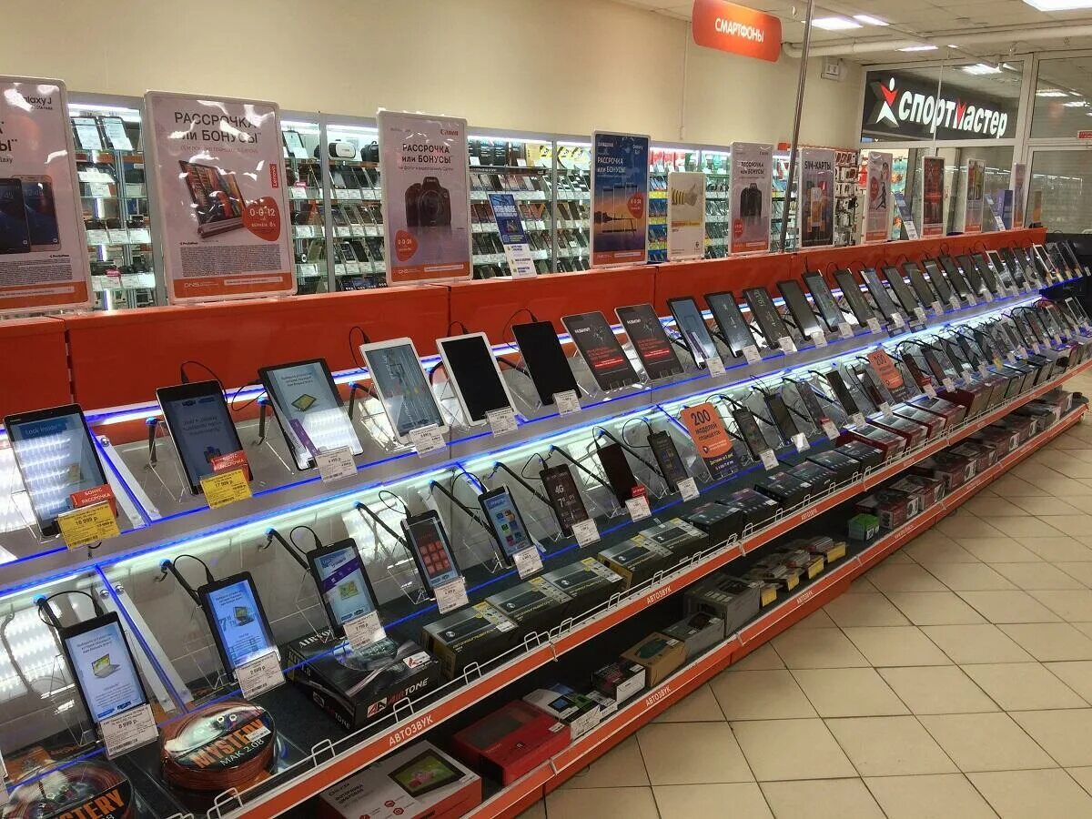 Dns shop смартфоны. Днс полевской. Днс новосибирск выборная 144. Гипермаркет электроники. Dns shop смартфоны.