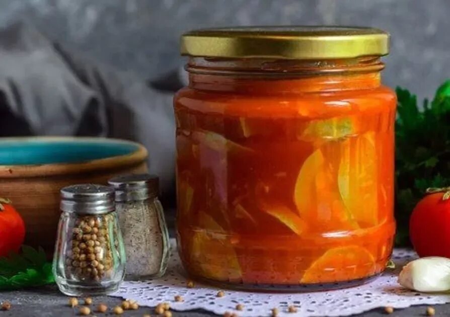 Соус из кабачков на зиму. Кабачки в томатной пасте. кабачки в томате на зиму. патиссоны в кетчупе чили.