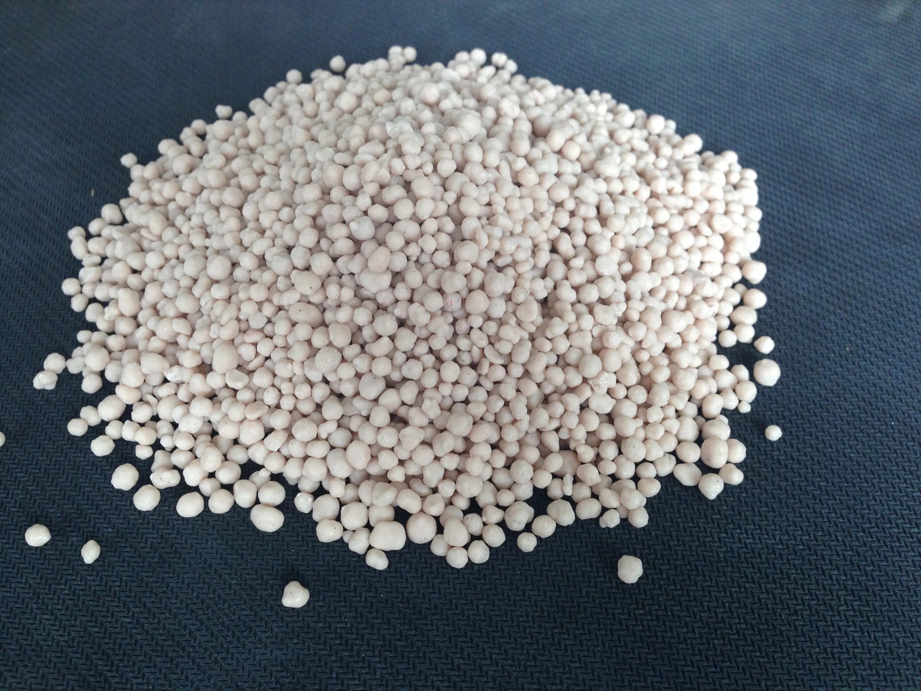 Фосфорные удобрения удобрения. Фосфорного сырья. Фосфорные удобрения аммофос. Фосфорного сырья. Азотные фосфатные удобрения.