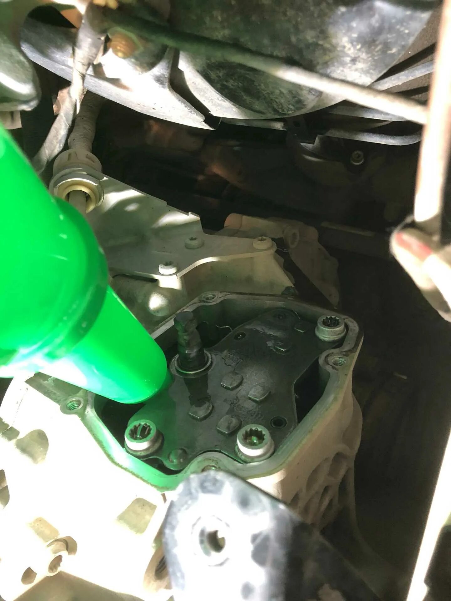Когда менять масло в коробке шкода рапид. Акпп шкода рапид 1.6 автомат. skoda yeti акп масло. заливная пробка акпп шкода рапид 1.6 автомат. заливная пробка мкпп шкода рапид.