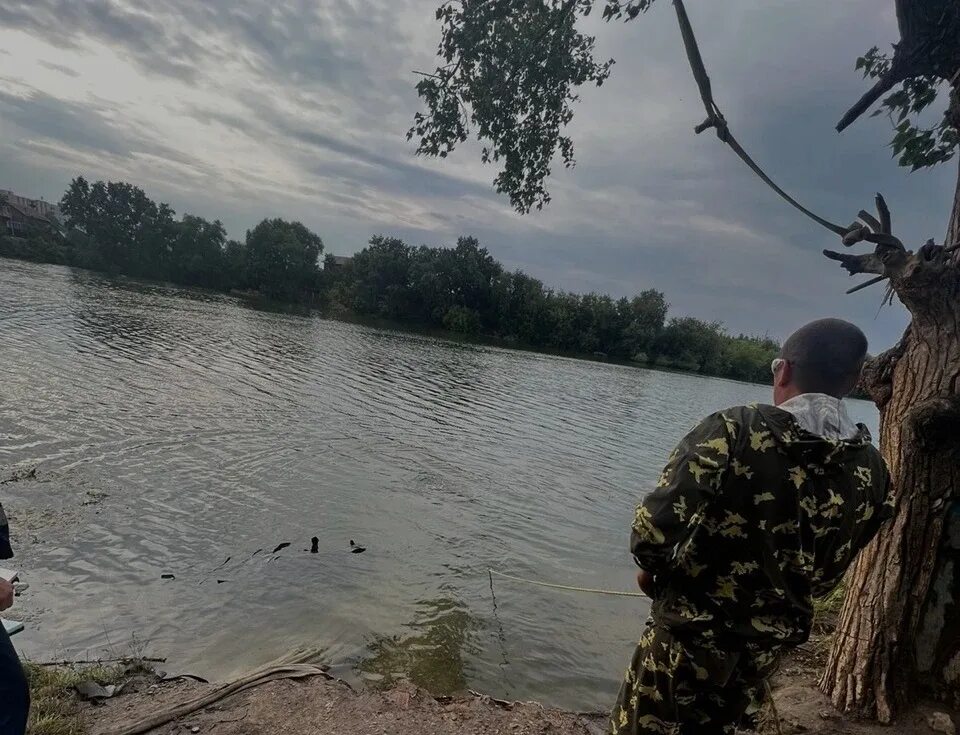 Р. Девочки на озере. Казань пляж. Происшествия в казани,утонул человек. Мужики на волге.
