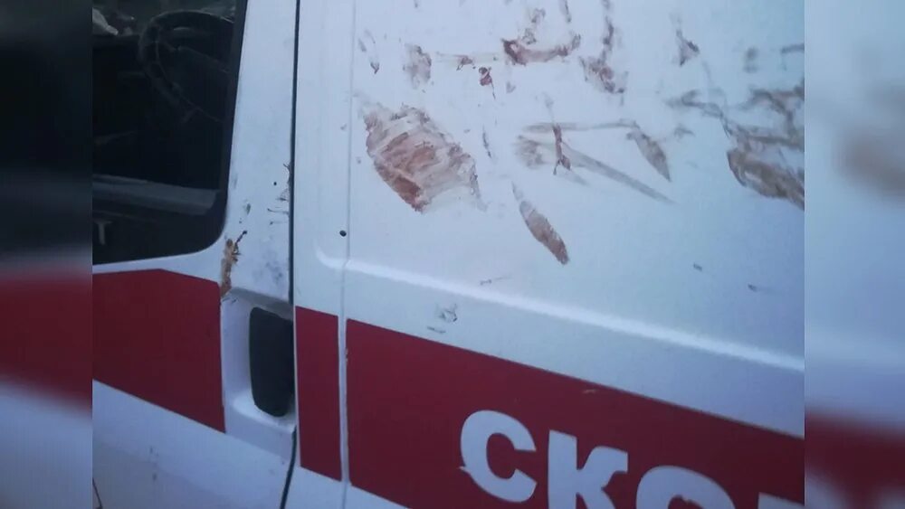Нападение на скорую. Нападение на фельдшера скорой помощи. Нападение на скорую помощь Челябинск.