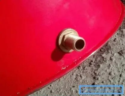Сделать кран в пластиковой бочке