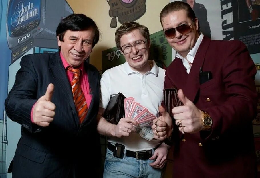 Бизнесмен 90 х. Бизнесмен бандит. Бизнесмен из 90-х. Бизнесмены 90-х. 90 е малиновый пиджак.