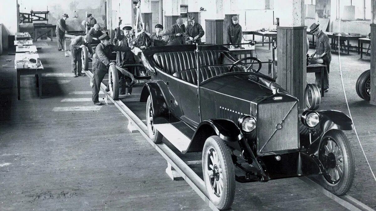 1 автомобили называли. Вольво 1927 первый автомобиль. 14 Апреля 1927 года в Швеции выпущен первый автомобиль Вольво. Volvo Jakob ov4. Volvo ov4 (1927 год).