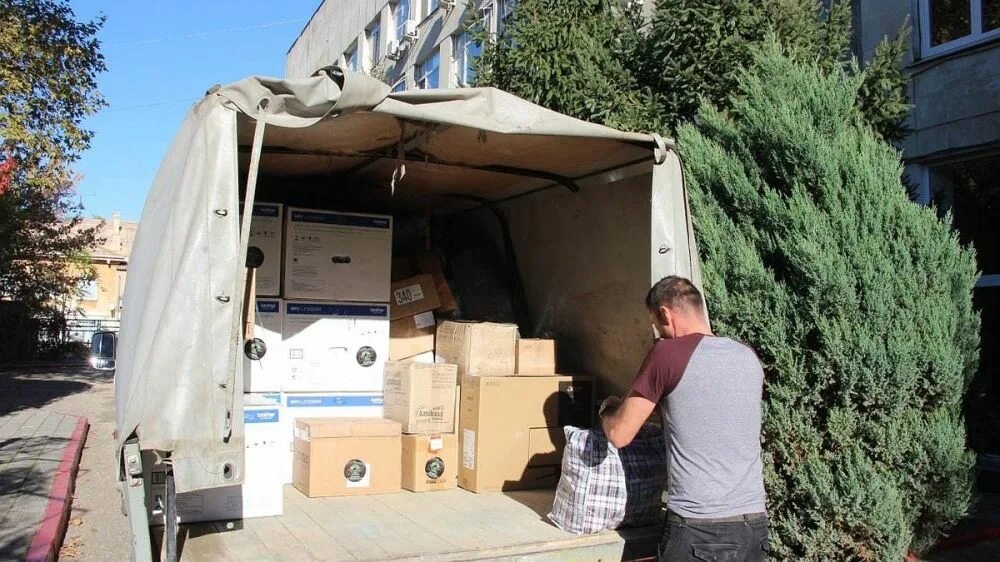 Жители собрали гуманитарную помощь. Гуманитарная помощь пост. гуманитарная помощь мобилизованным. гуманитарная помощь на свое.