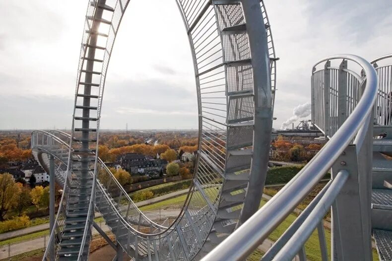 Американские горки крылатское. Американская горка euthanasia coaster. Пешеходные американские горки в москве. Алма ата американские горки. Euthanasia coaster аттракцион.
