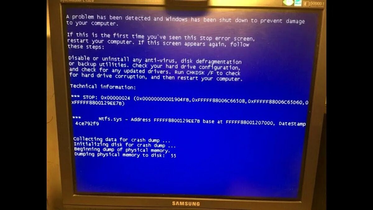 Полетел компьютер. BSOD Windows 7. Синий экран. Синий экран смерти Windows 7. Голубой экран смерти Windows 7.