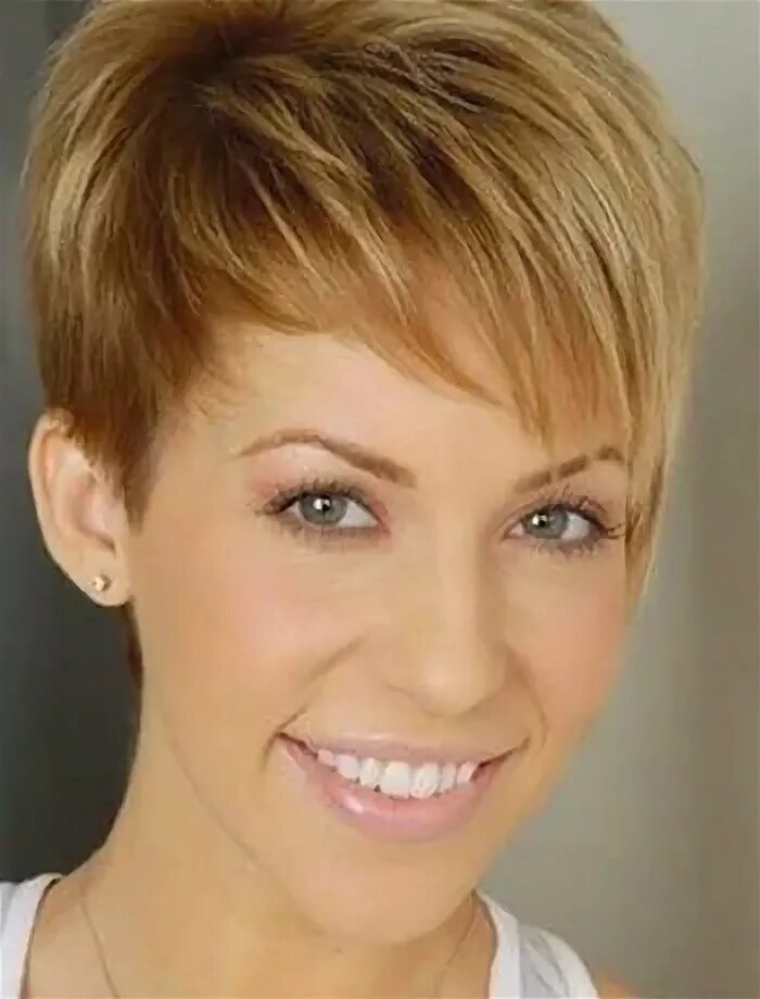 Короткие стрижки для женщин с макушкой Related image Spikey short hair, Short spiky haircuts, Short spiky hairstyles