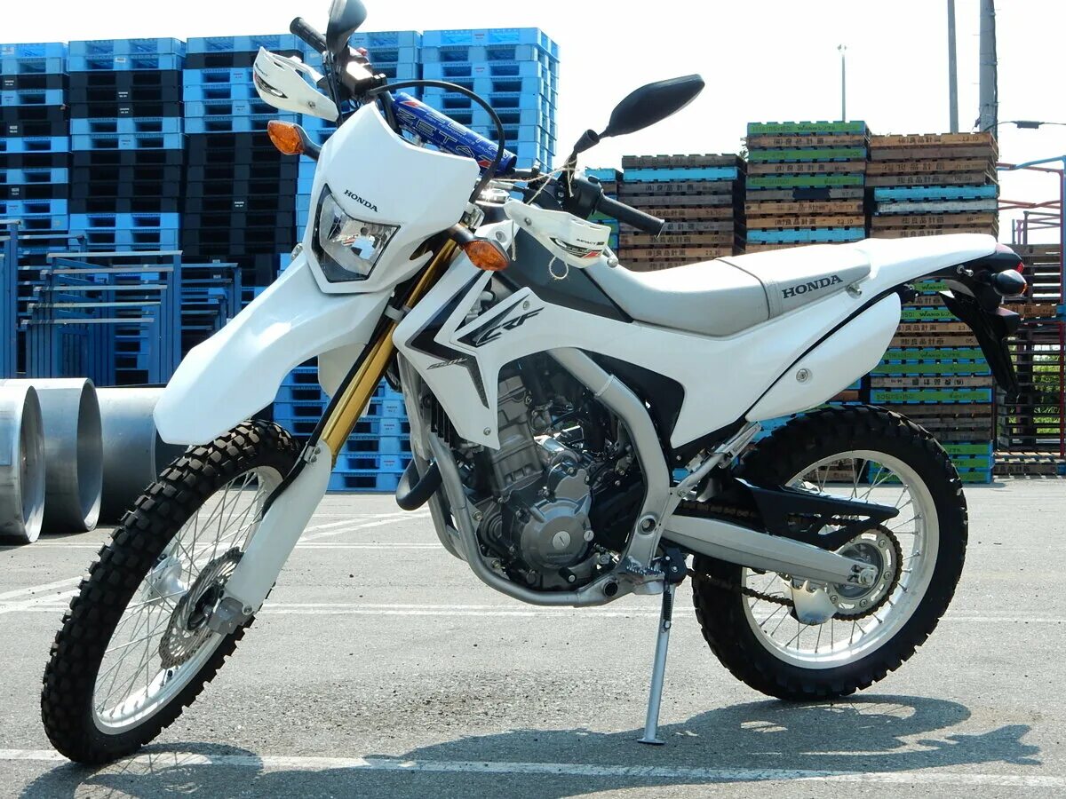 Хонда 250 кубов эндуро. Эндуро мотоциклы Honda 250 кубов. Мотоцикл Honda 250 эндуро. Эндуро Хонда 300 кубов. Honda 250 Enduro.