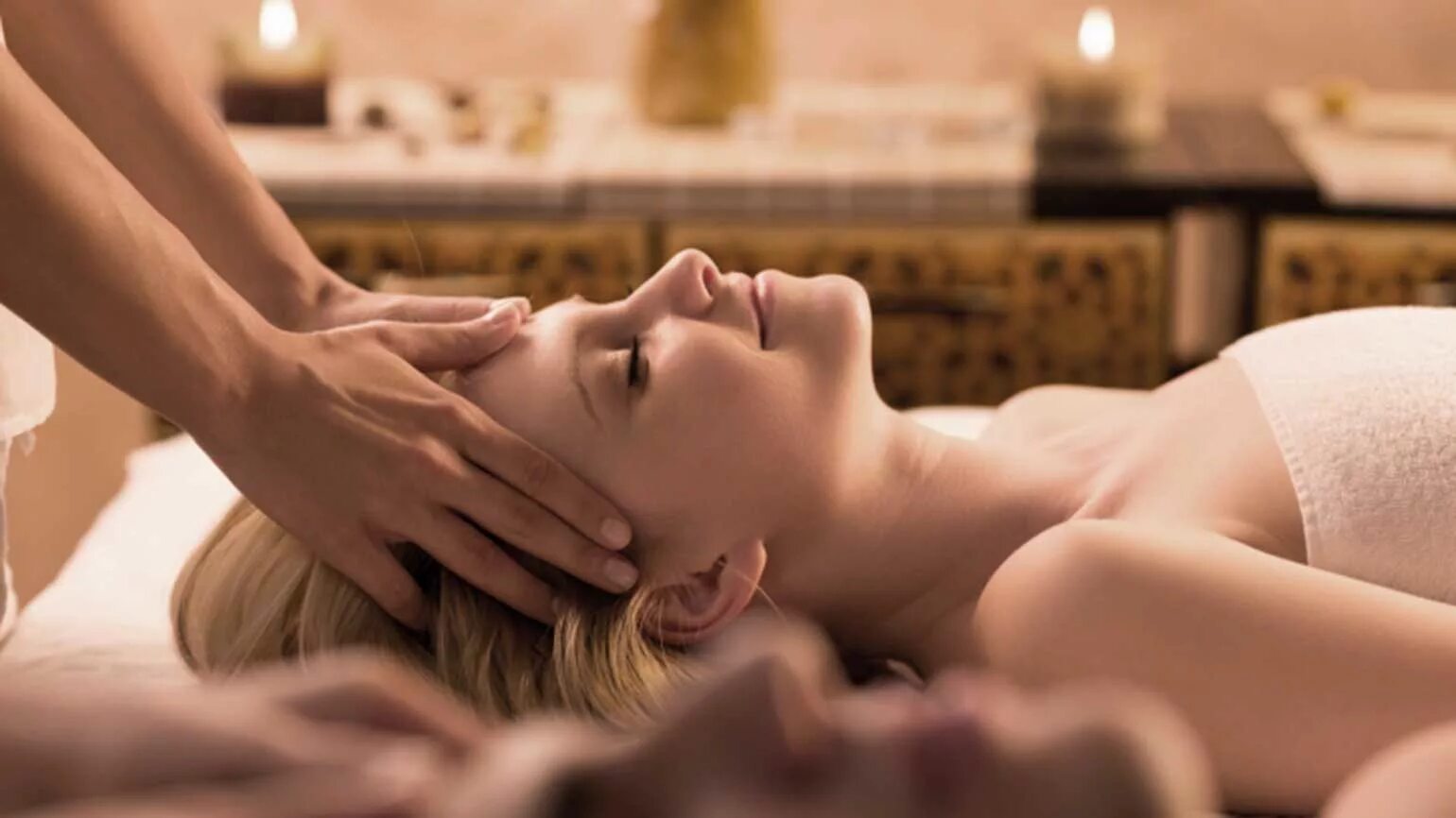 Классический массаж тела. Нежный массаж. Массаж для пары. Обожаю массаж. Очень любит массаж.