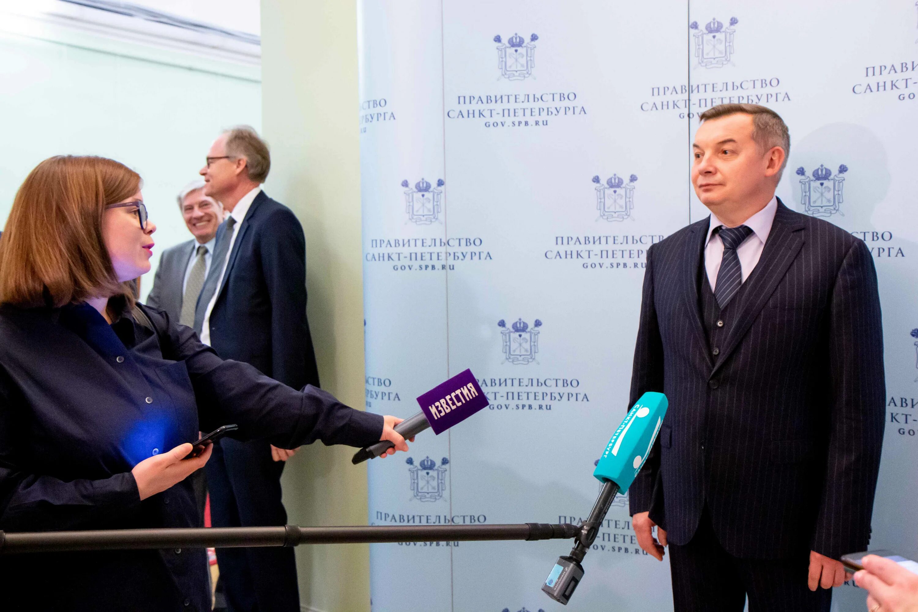 здравоохранение санкт петербурга горячая. правительство санкт-петербурга логотип. министерство здравоохранения спб. комитет по здравоохранению телефон горячей линии. логотип комитета по здравоохранению санкт-петербурга.