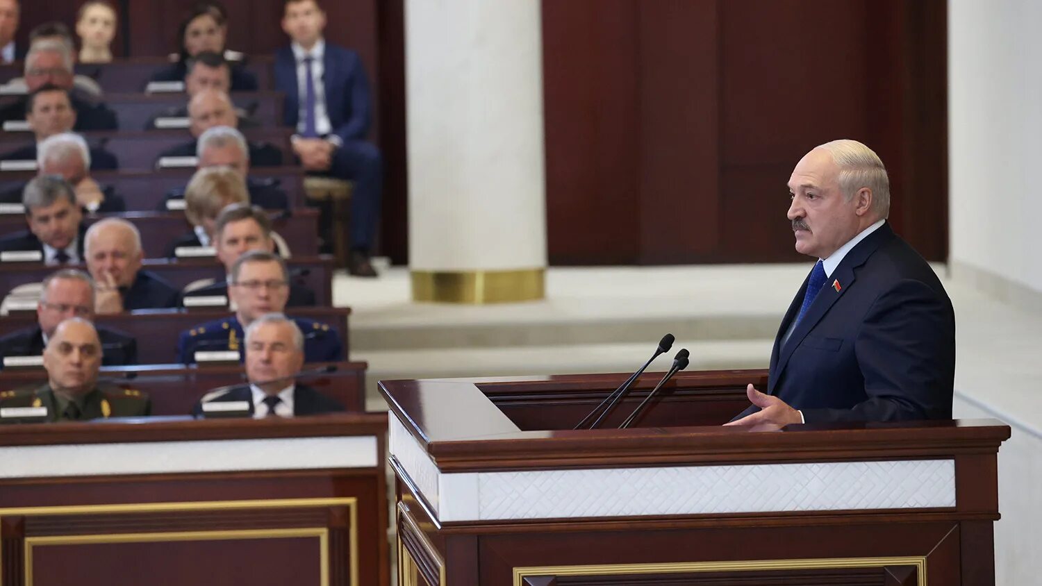 Выступление лукашенко на народном собрании. Лукашенко в парламенте. беларусь минск лукашенко. выступление президента белоруссии. выступление лукашенко.