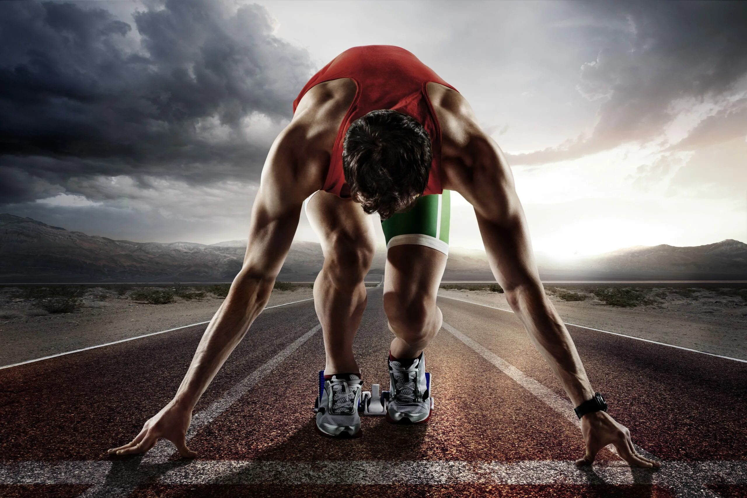 It s time to run. Спортсмен на старте. Спортивный бег. Бегун на старте. Спортивные люди.