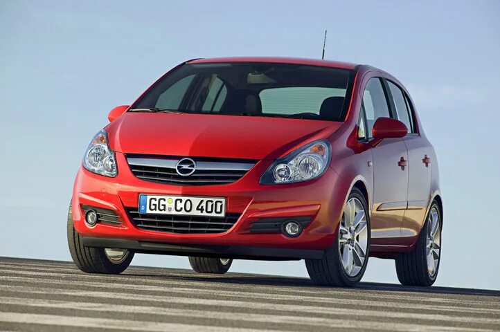 Тест-драйв Компания Opel рассекретила комплектации хэтчбека Karl смотреть видео,