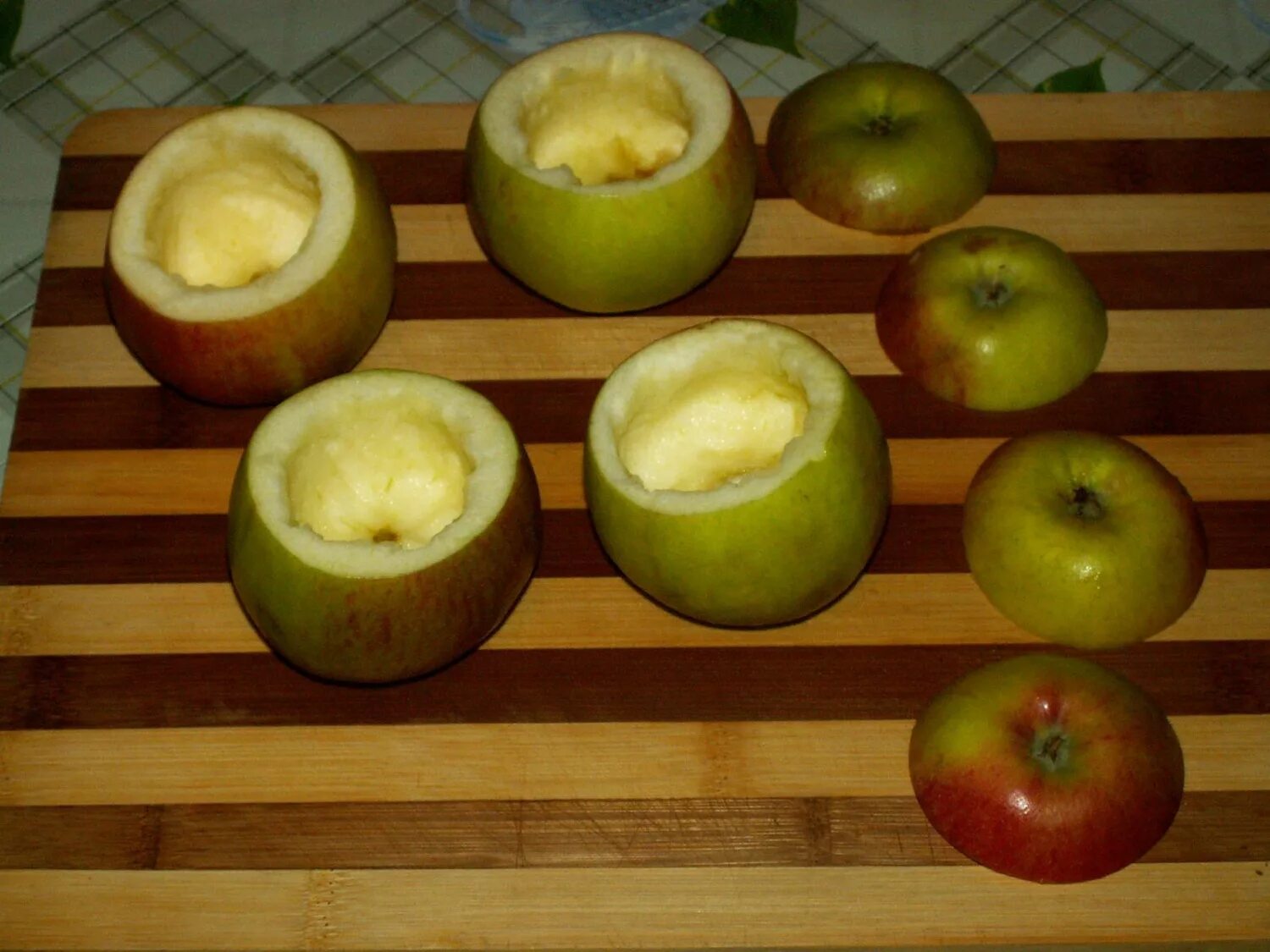 запекаем яблоки 5 стол