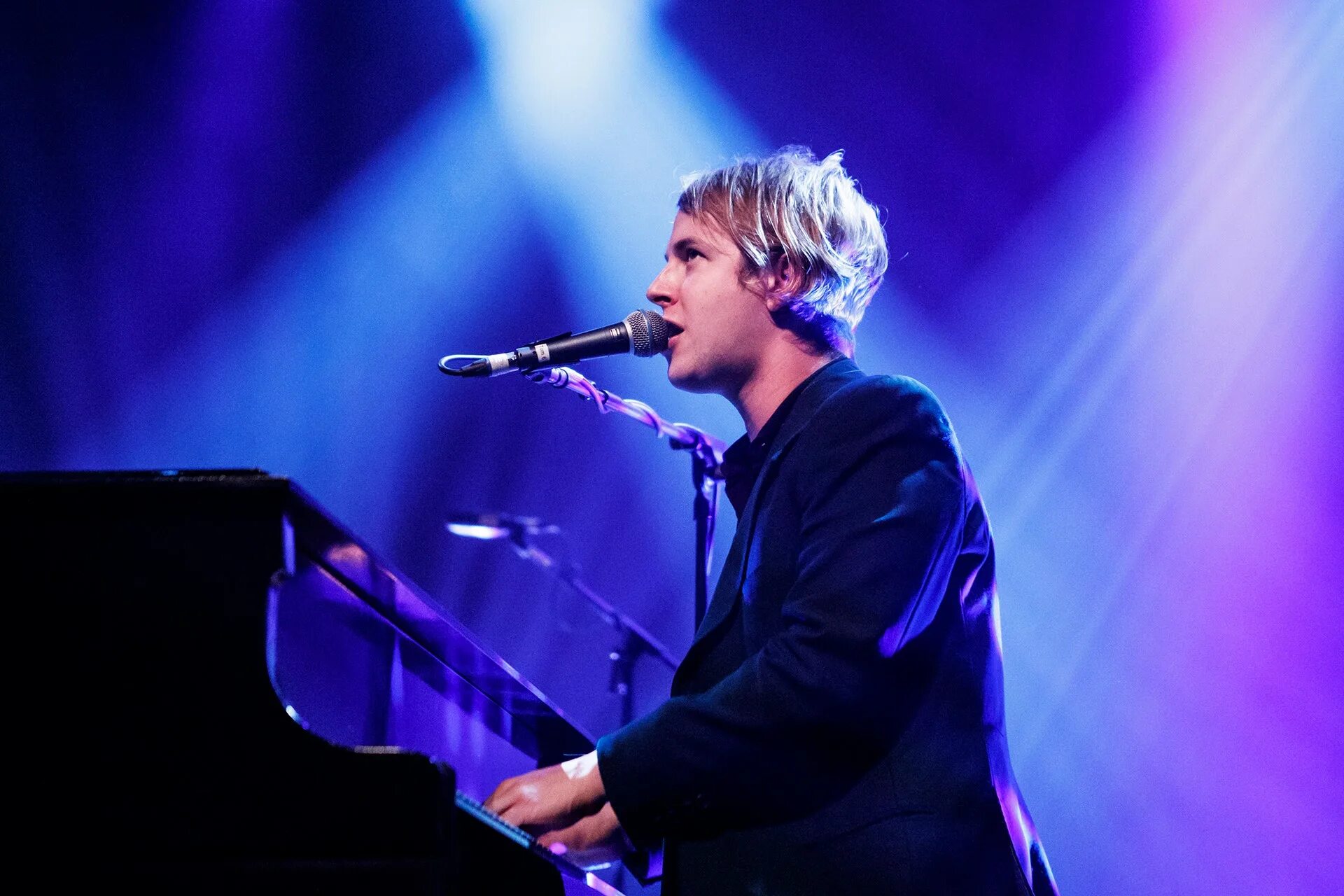 Том оделл 2022. Tom odell 2022. Tom odell songs. Another love том оделл. Tom odell songs.