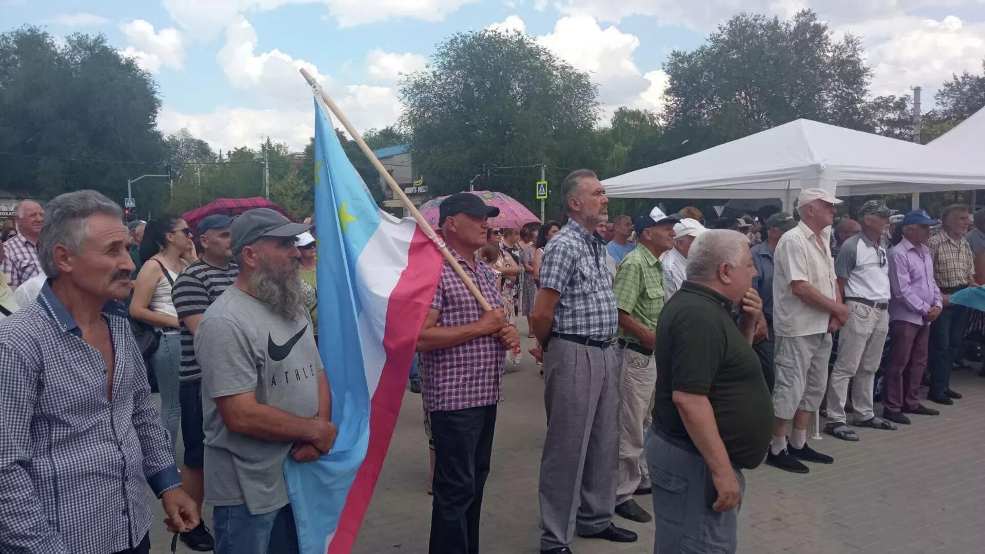 протестующие в молдове. молдова сейчас. митинги 9 июня в кишиневе. новости молдавии на русском языке. партия "шор" протестует в центре кишинева.