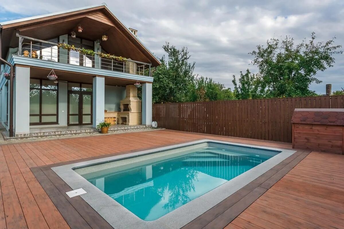 Дача с бассейном. Бассейн compass pools. бассейн на участке. бассейн на загородном участке. загородный дом с бассейном.