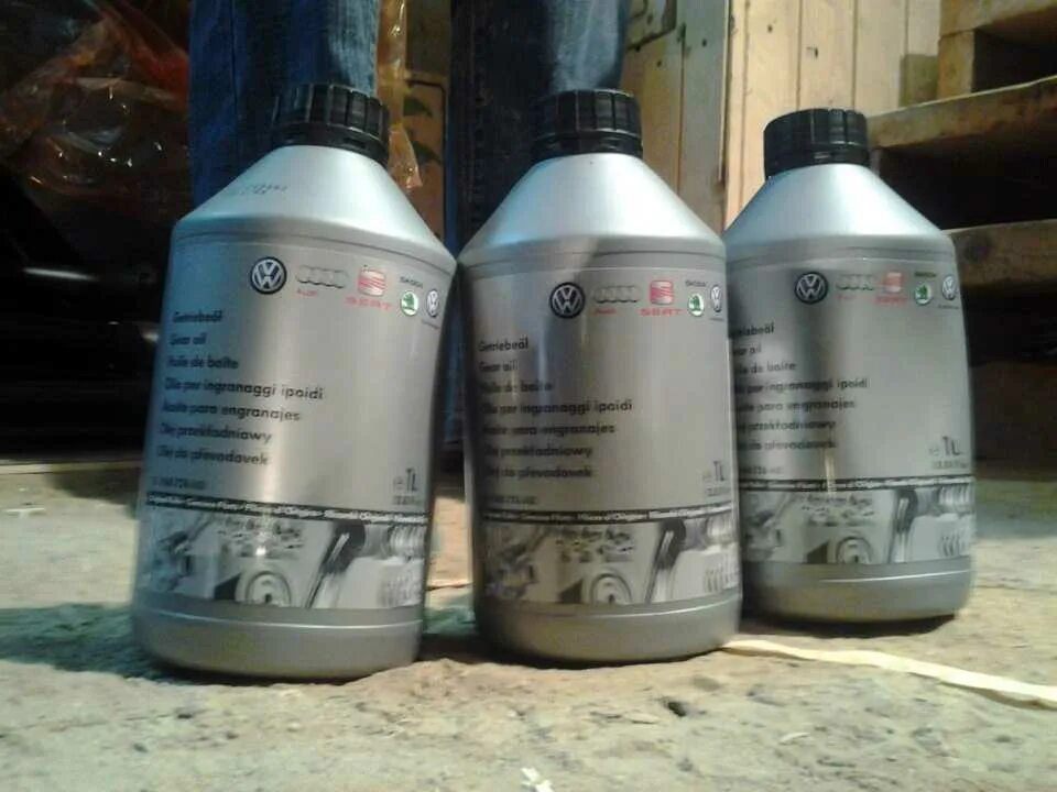 Фольксваген транспортер т 5 2. Масло кпп vw t4. Масло кпп фольксваген т5 дизель. Фольксваген 1. Масло фольксваген транспортер т5.