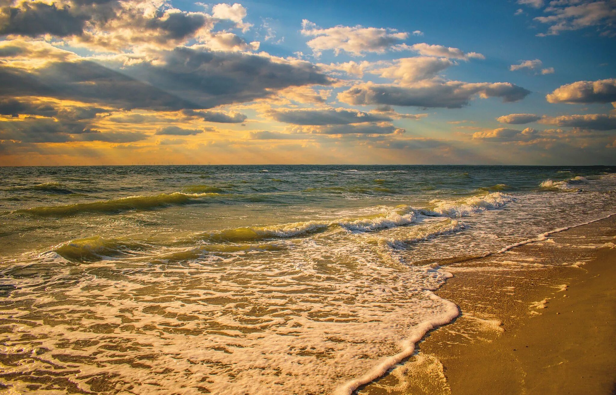 Федотова коса азовское море. Запорожская область море. Запорожская область море на берегу. Азовское море город азов. Пляж пересыпь азовское море.