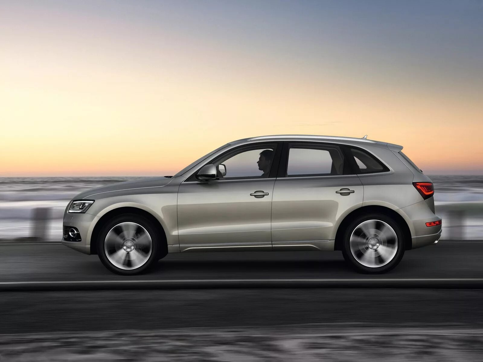 Ауди q5 2008. Audi q5 2008-2012. Прямые q 5. Прямые q 5. Ауди q5 кватро.