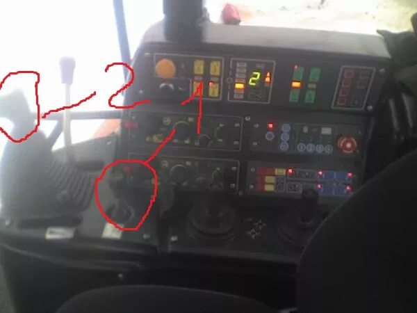 Мтз 3022 ошибки. Панель приборов мтз 3022. кабина мтз 3022 дц. мтз 3022 кабина. мтз 3022 салон.