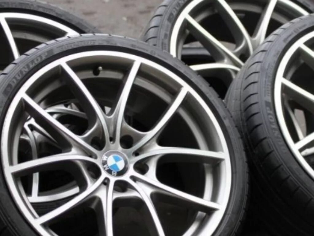 Диски bmw 356 стиль. Разноширокие шины. Диски бмв х5 r20 разноширокие. Разноширокие шины на бмв. 245 40 r18 на е39.