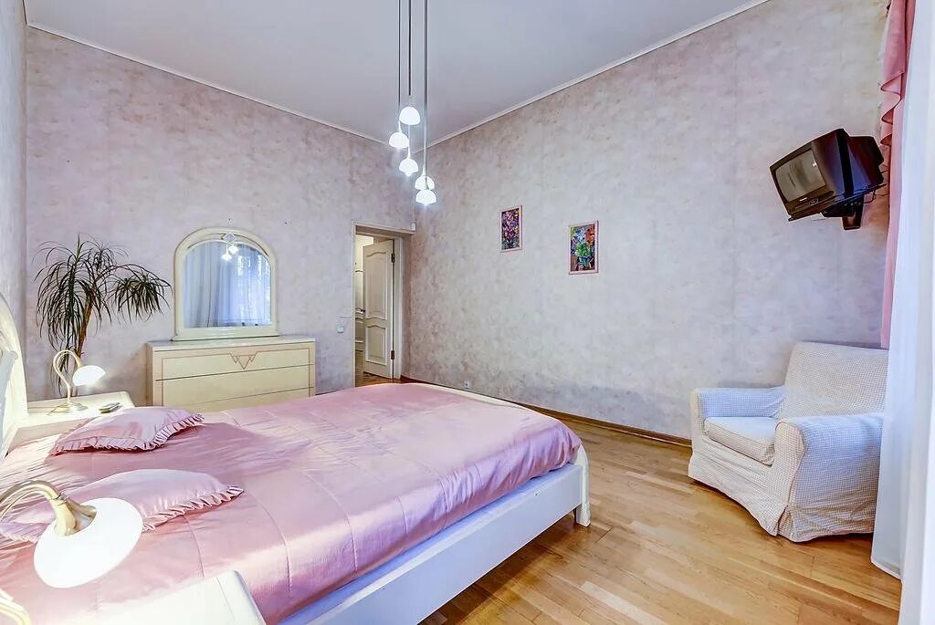 Снять квартиру в спб посуточно от собственника. Апартаменты на сутки в питере. посуточние квартира в питере. суточно спб. петербург квартиры на сутки.