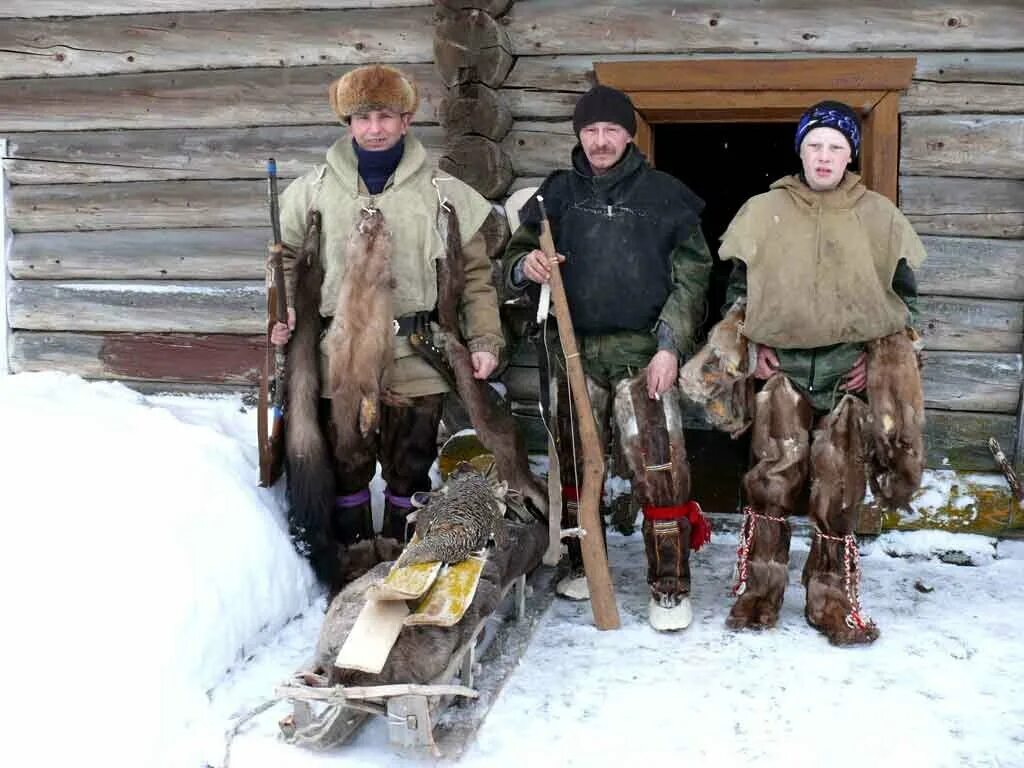 Районы пушного промысла. Снаряжение охотника промысловика Коми. Коми пермяки охотники. Коми ижемцы оленеводы. Коми зыряне охотники.