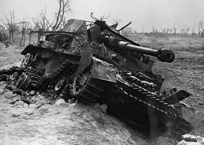 Кадры подбитой техники. Подбитые немецкие танки 1941. Подбитый танк Великая Отечественная.