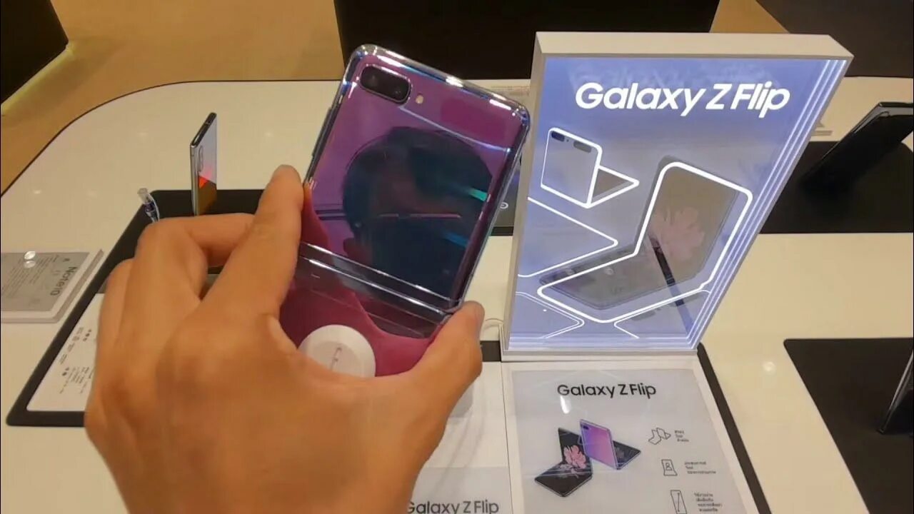 Ремонт galaxy flip. Самсунг галакси Зет флип. Самсунг Зет 3. Камера самсунг галакси Зет флип 3. Самсунг Гэлакси Зет флип 5.