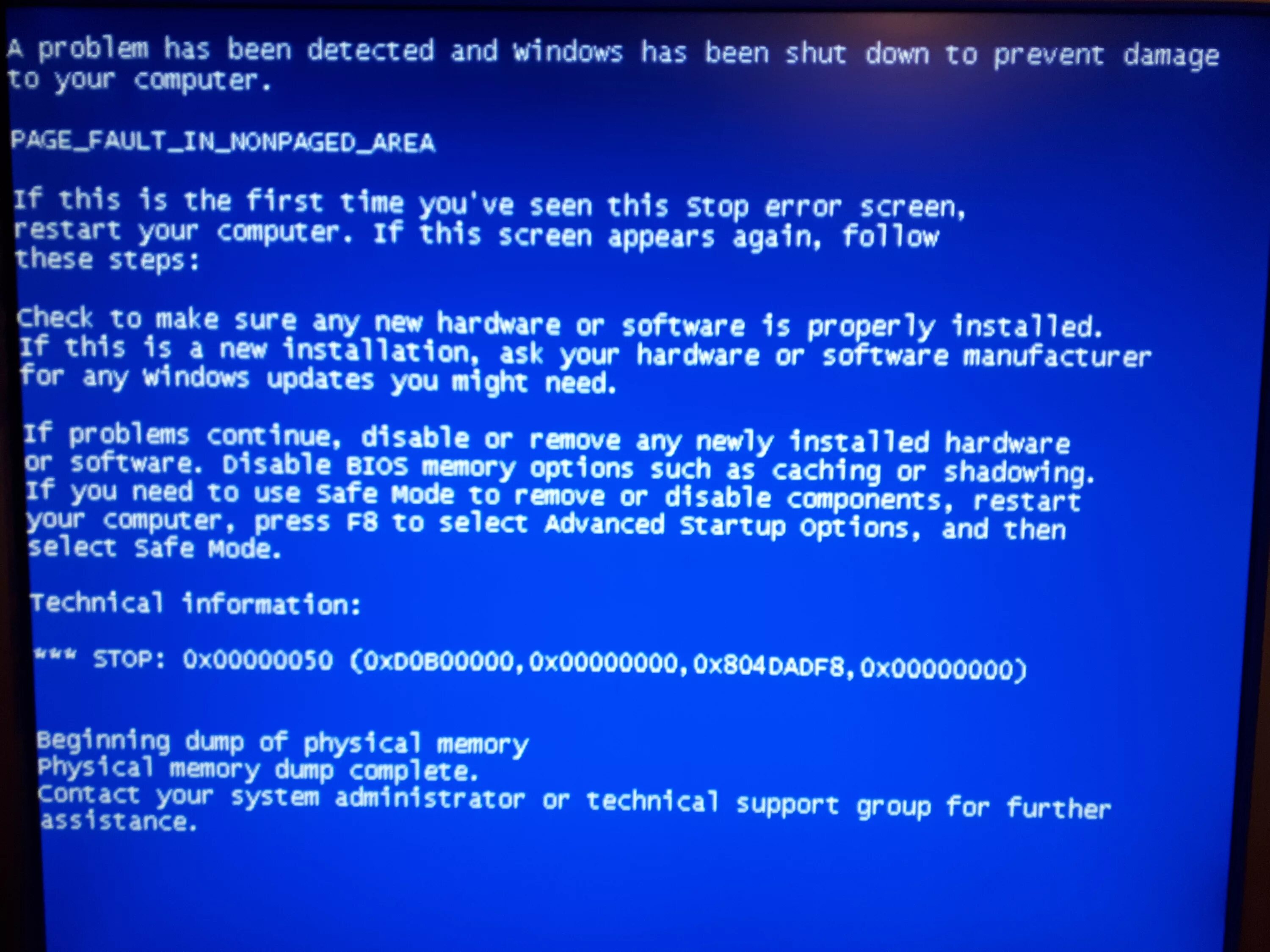 Синий экран после драйверов. Синий экран. Синий экран на компьютере. Экран смерти Windows. Синий экран смерти Windows.
