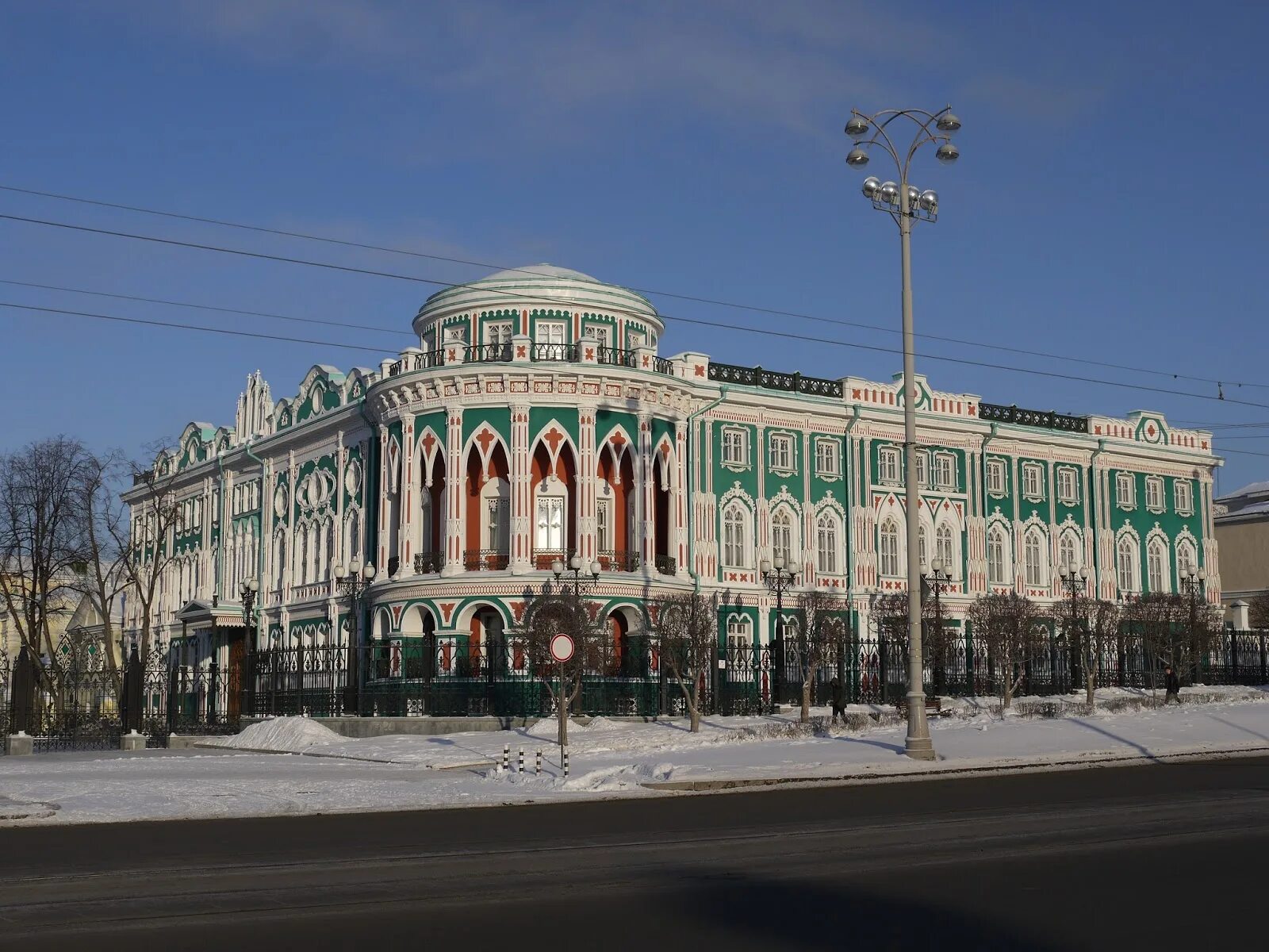 Природные достопримечательности екатеринбурга. Дом Севастьянова резиденция. Дом Севастьянова Екатеринбург. Дом Севастьянова Екатеринбург с высоты. Дом Севастьянова (резиденция президента РФ).