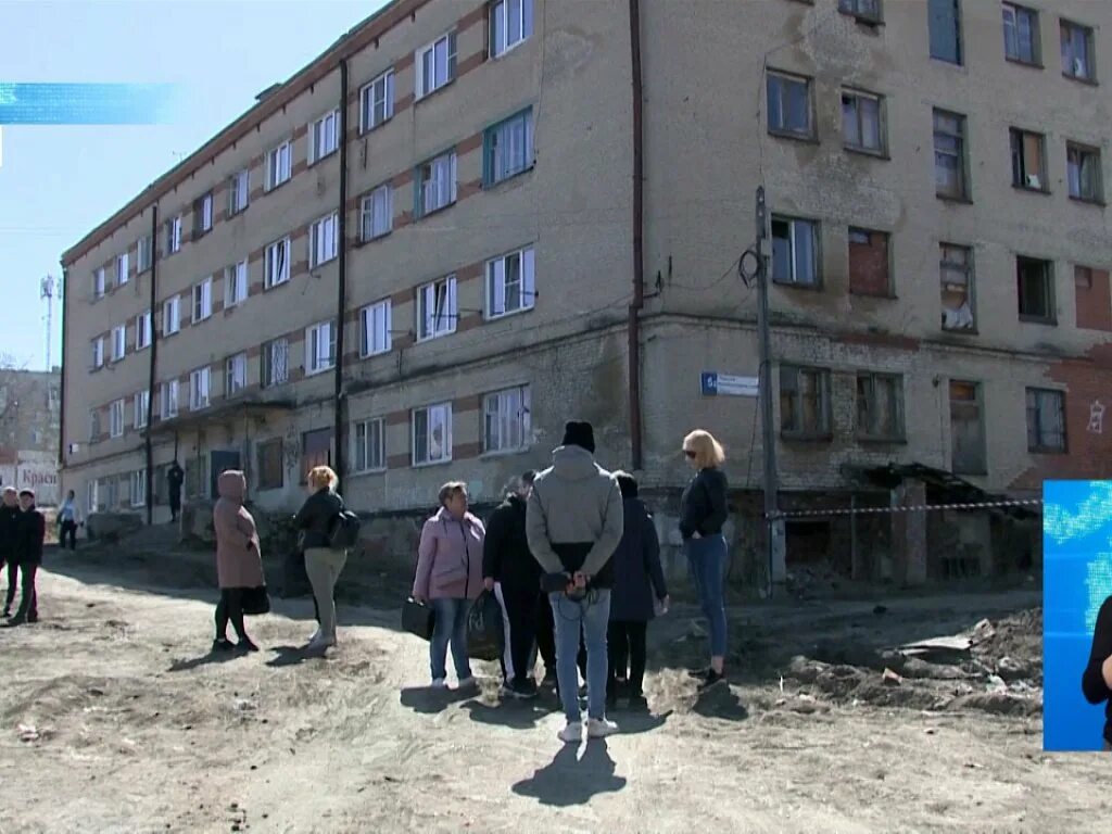 Обрушение общежития в печоре. В миассе обвалилась стена. обрушение общежития в кургане. обрушение общаги в печере. обрушение общежития ромоданово.