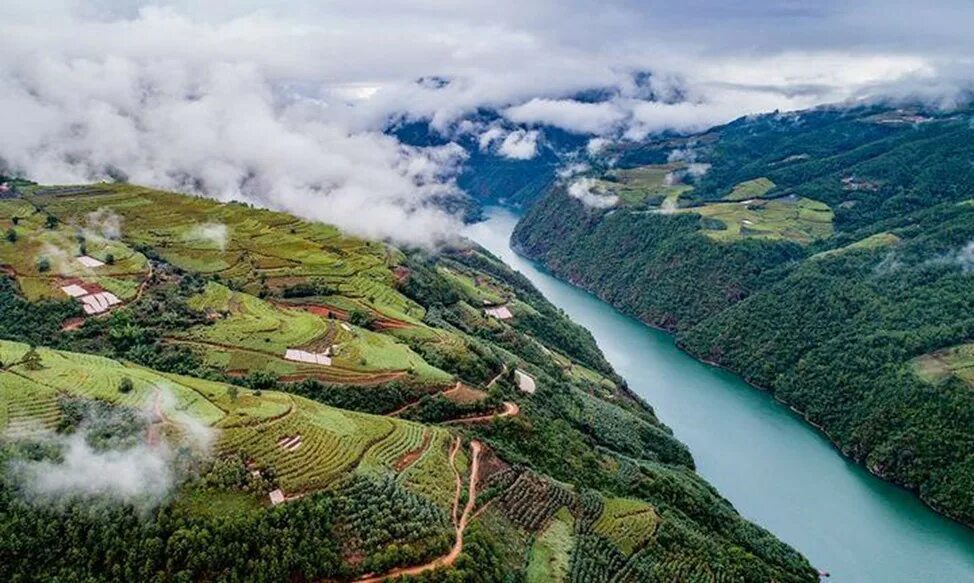 Янцзы река янцзы. Меконг (индокитай) река. Реки южной азии. Река в азии 3. Река в азии 3.