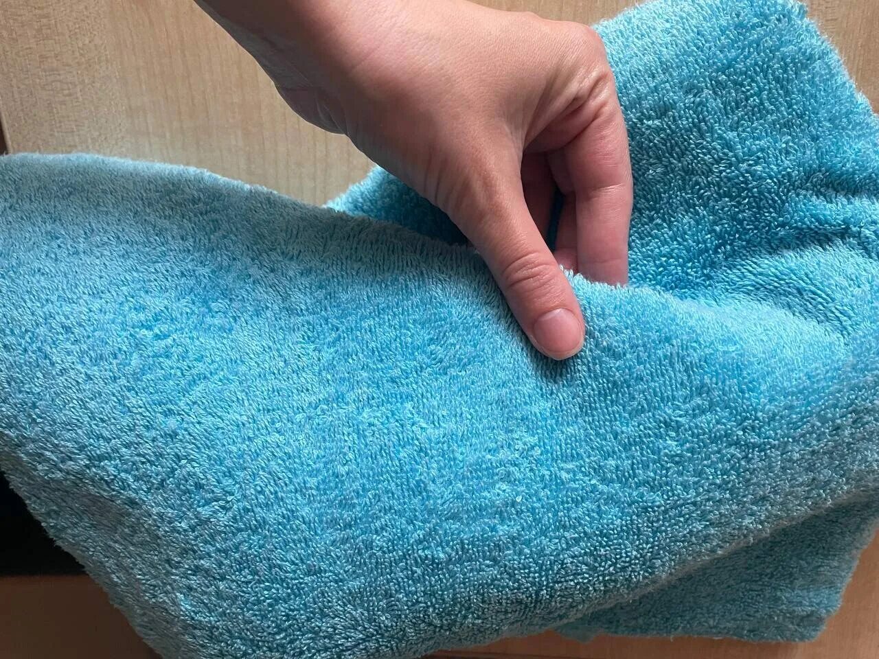 Стирка полотенец. Мягкие пушистые полотенца после стирки. Как сделать махровые полотенца мягкими и пушистыми после стирки. Пушистые полотенца после стирки. Мягкость полотенец.
