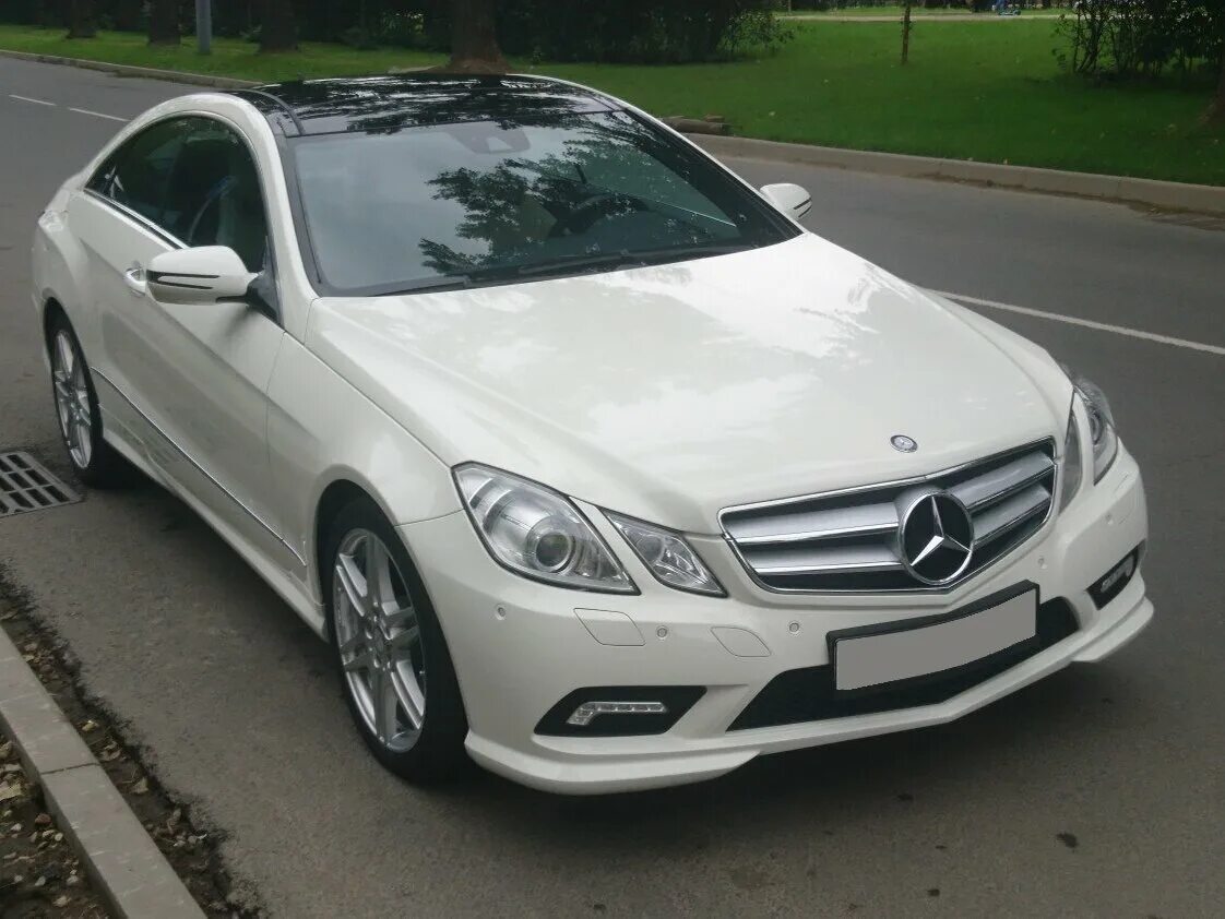 Мерседес е350 2009. Мерседес е200 2009. Мерседес е200 купе. Mercedes Benz e200 2009.