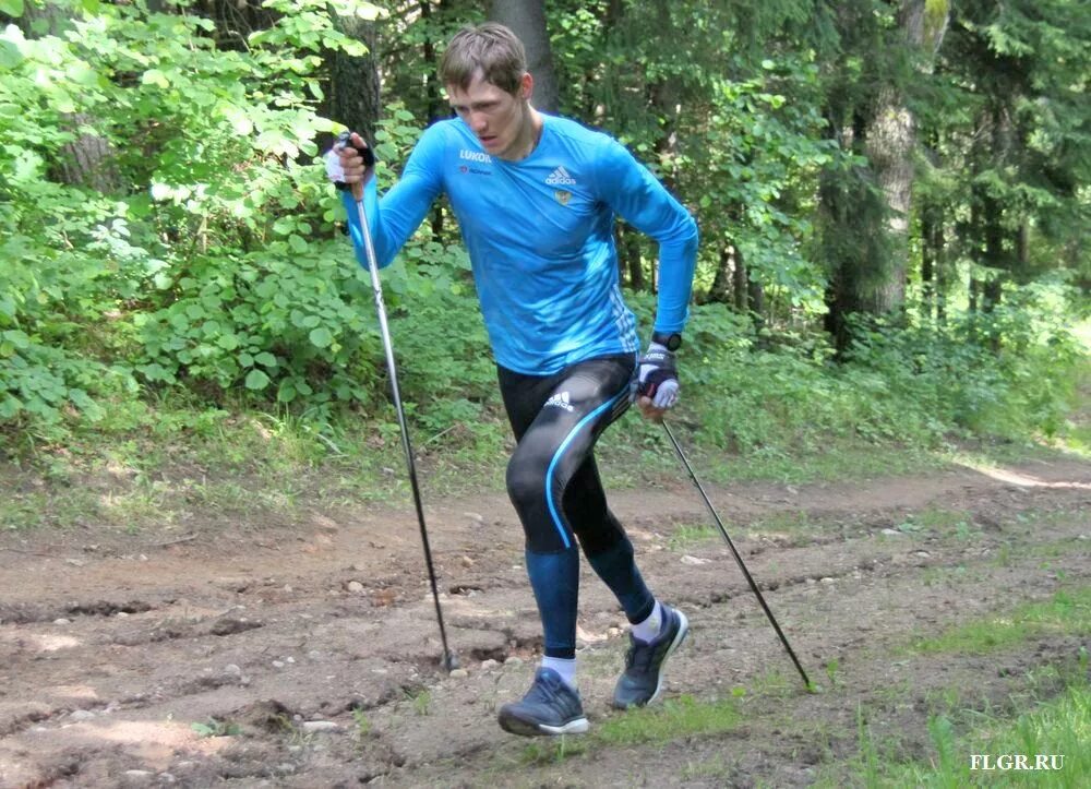 имитация классического лыжного хода. имитация лыжного хода с палками летом. имитация лыжных ходов. шаговая имитация лыжника. прыжковая имитация лыжников.