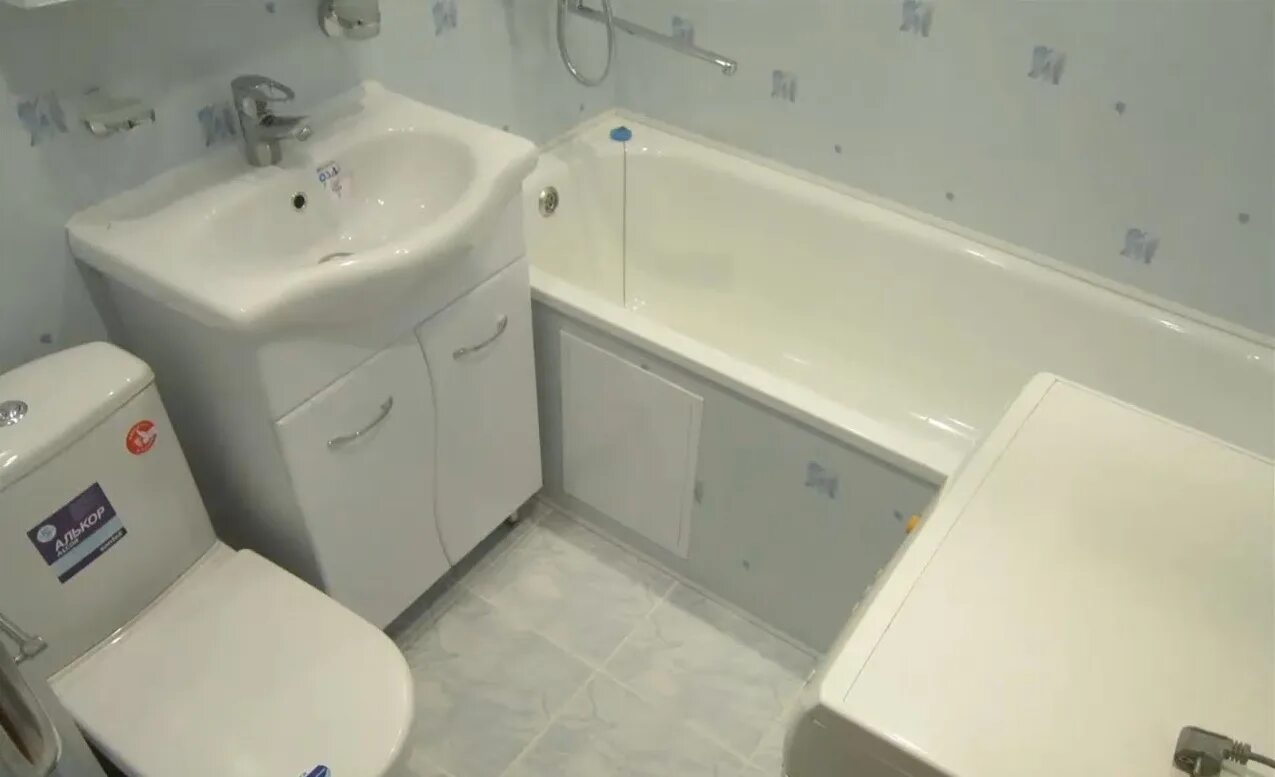 ванная комната в панельке. панель санузла совмещенного. ванна совмещенная с туалетом панели пвх. туалет и ванная панелями. ванна совмещенная с туалетом панели пвх.