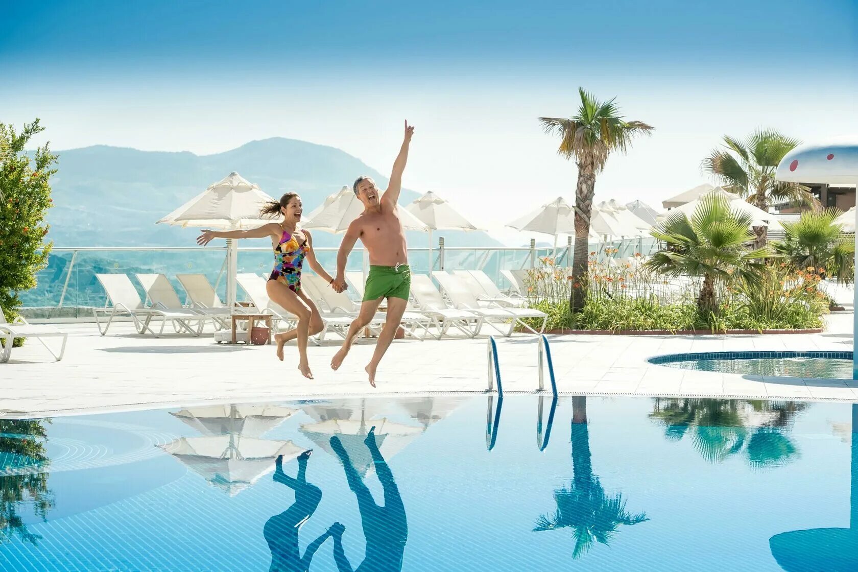 Крутой отдых. Турция бассейн. Туризм отель. Бархатный сезон в Турции. Турция отель бассейн.