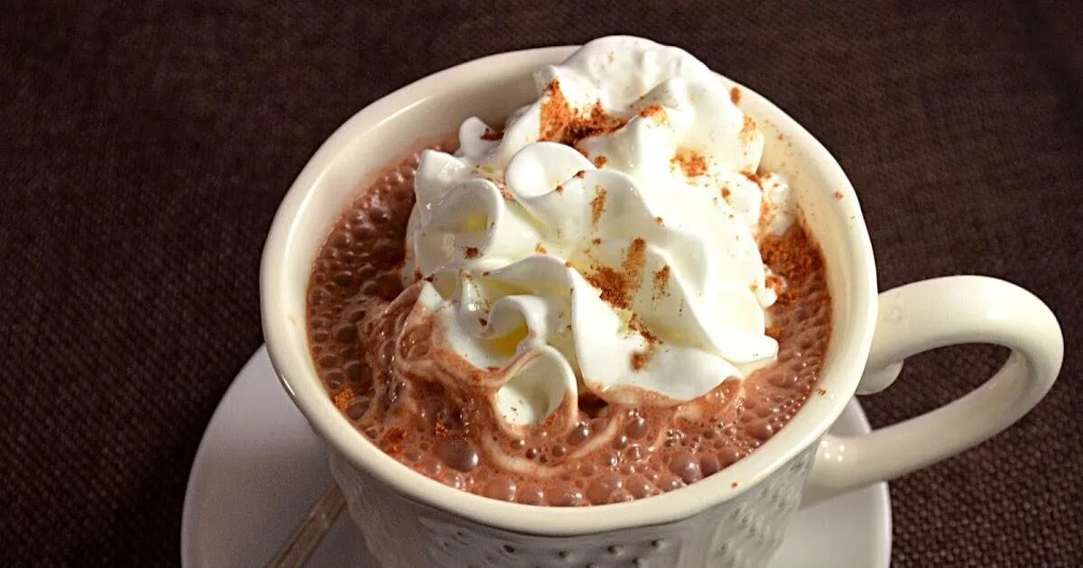 Горячее со сливками. Кофе черный с мороженым (гляссе). какао с мороженым. капучино с мороженым. кофе со сливками.