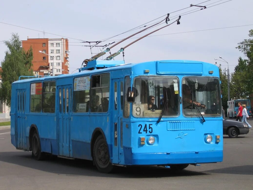 24 троллейбус гродно. Гродненский троллейбус. Троллейбусы Гродно. ЗИУ 9 В Гродно. Троллейбус в городе Гродно.