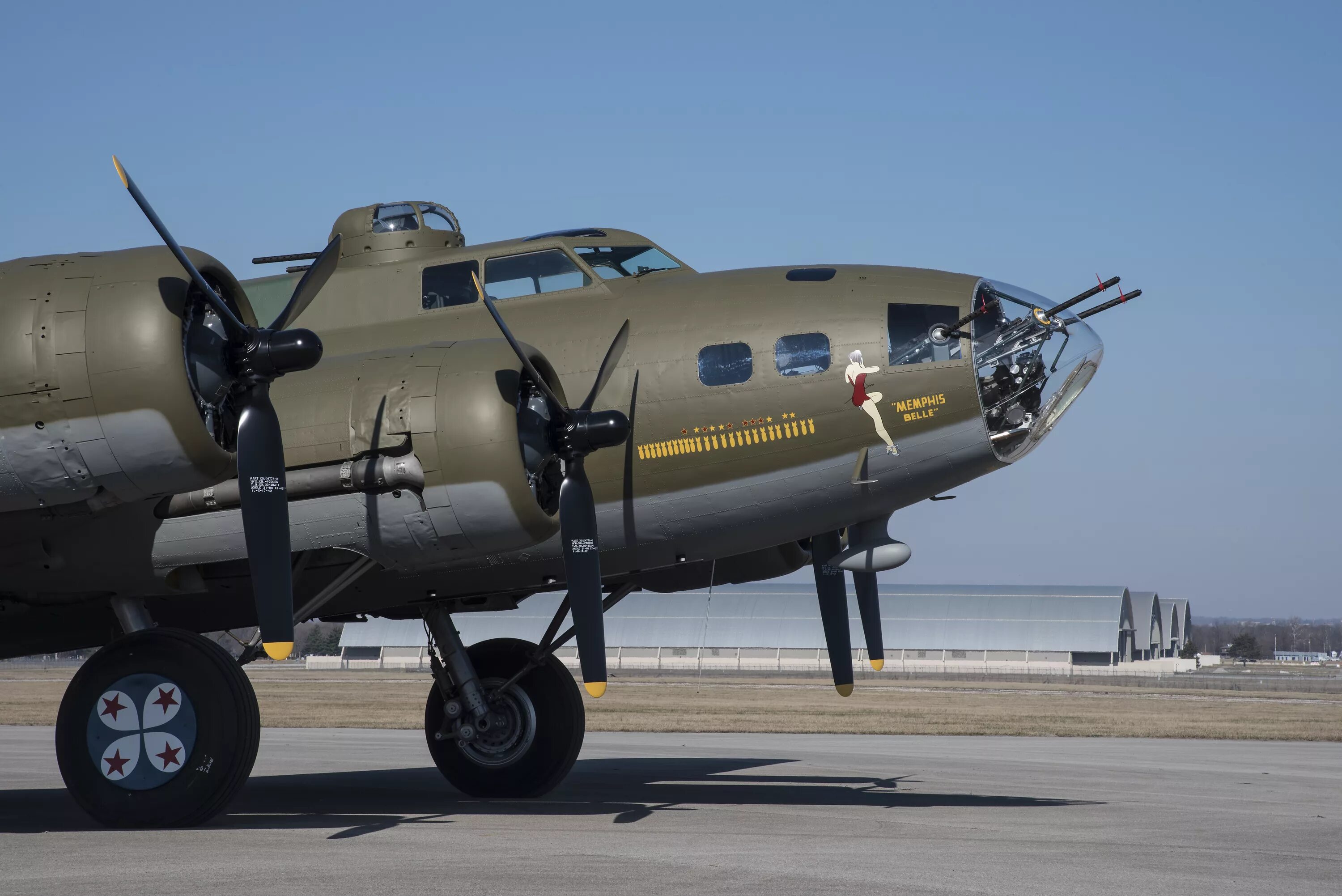 Б 17 кг. Boeing b-17f. Cамолет b-17f Memphis Belle. Боинг б 17. Боинг б 17 летающая крепость.