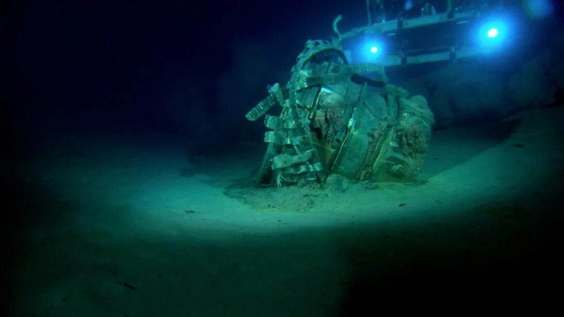 станция мир затопленная в океане. подводная станция аквариус. кладбище космических кораблей в тихом океане точка немо. затонувшие японские корабли. лагуна чуук (трук) в микронезии.