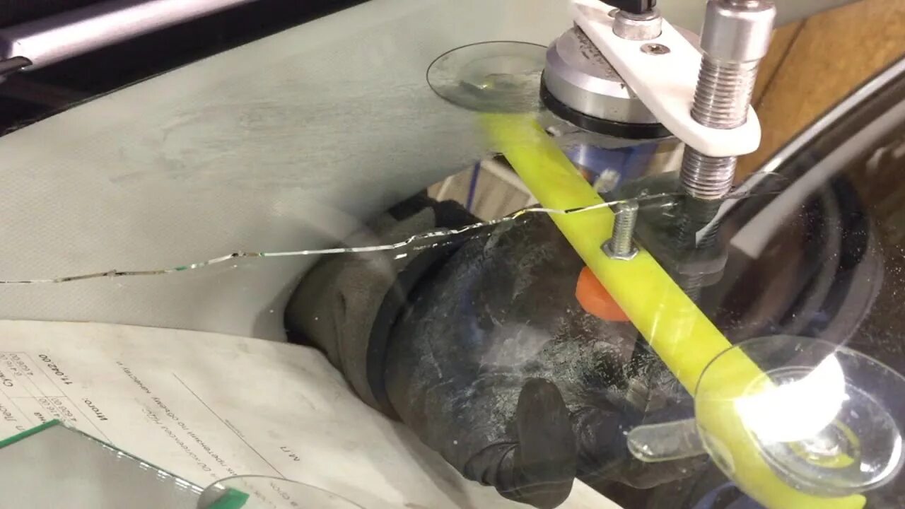 TUTORIAL RIPARA VETRO PARABREZZA AUTO CON RESINA RIPARAZIONE VETRI - YouTube