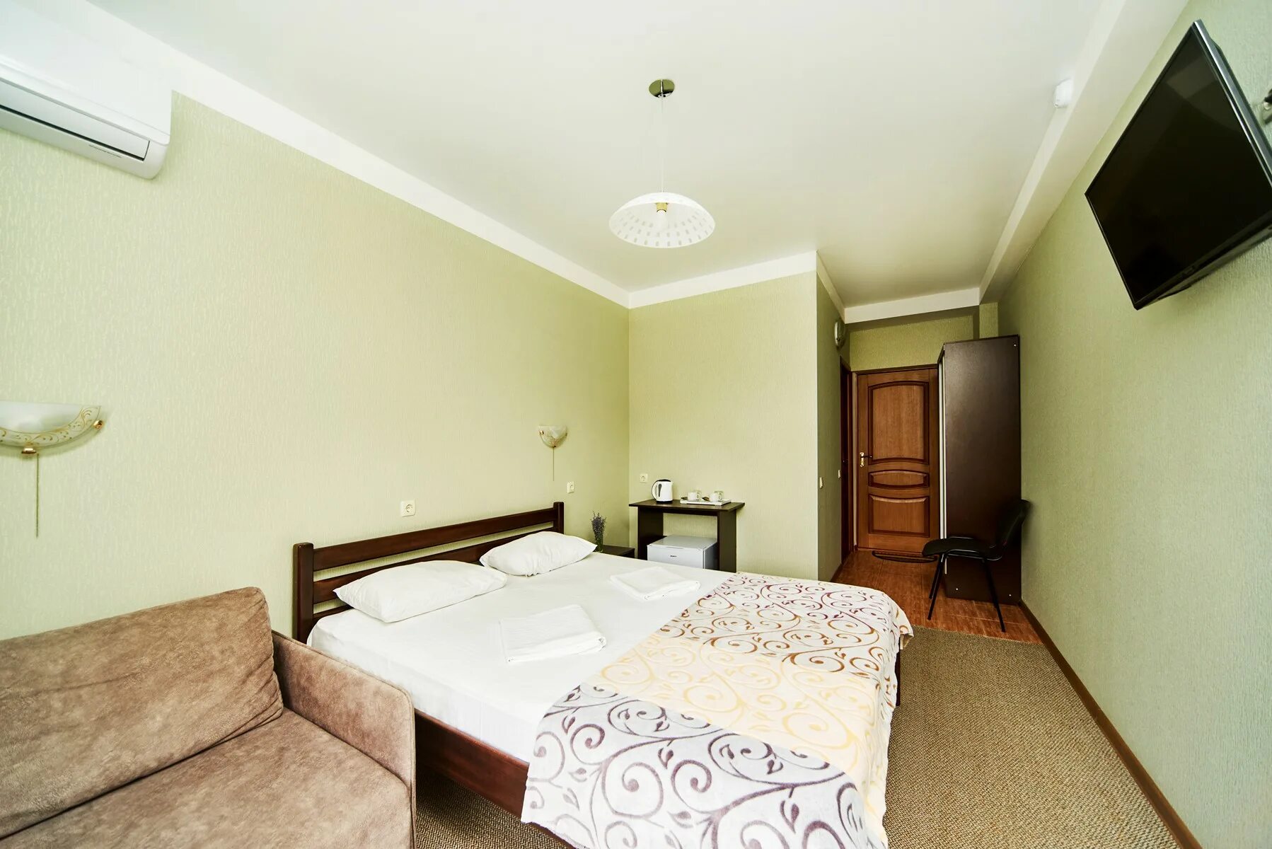 крымская ницца отель. отель ницца ялта. крымская ницца 3*. апарт отель ницца ялта. балкон анекс в тайланд отель.