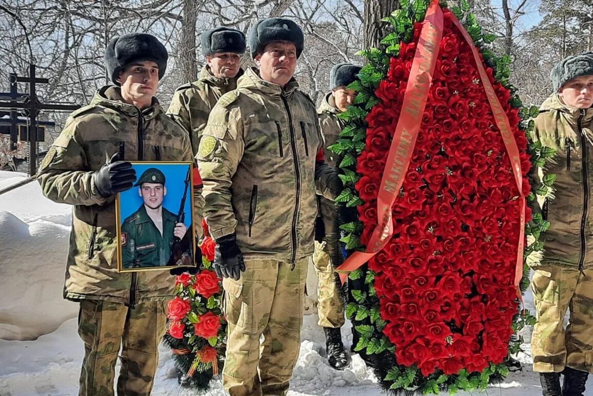 похороны жириновского владимира. похороны сергея кузнецова в оренбурге. похороны генерала казанцева краснодар. похороны востротина. похороны погибшего на украине.